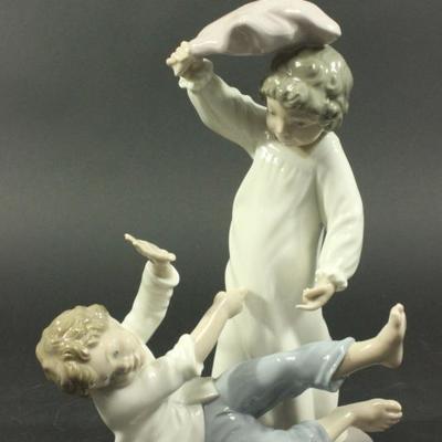 Lot 42: Nao by Lladro Porcelain Figurine 