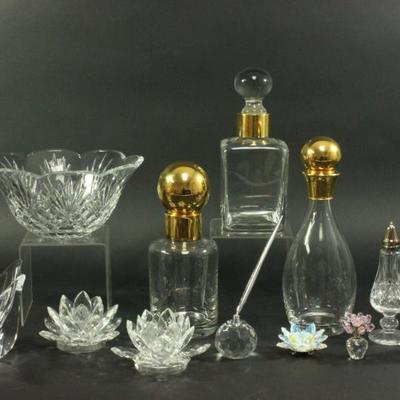 Lot 24: Group Lot of 12 Glass Items 