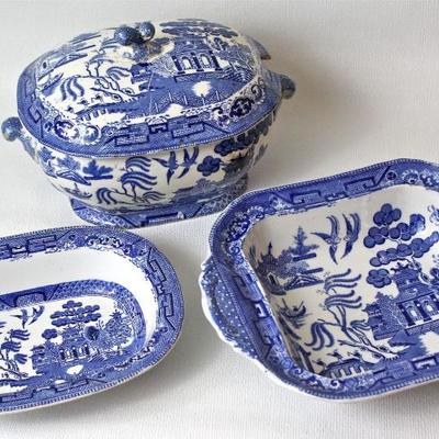 Willow serving bowls and tureen from W. Ridgway & Co., England