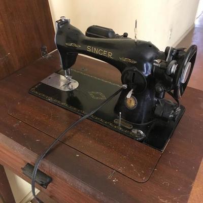 1951 Singer sewing machine w/ cabinet