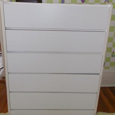 Chest of drawers $110
33 X 18 X 40