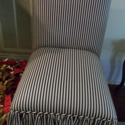 Chair $120
20 X 23 X 39