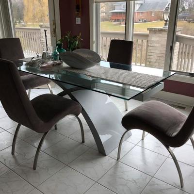 dining table & chairs