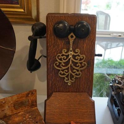 Replica vintage telephone