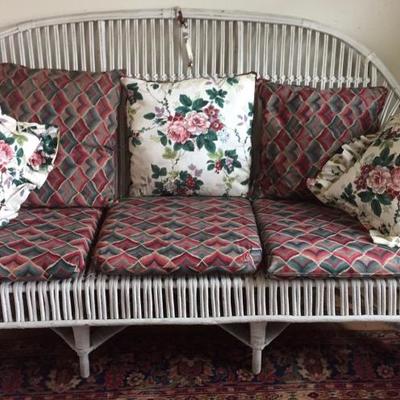 Victorian Wicker couch, wonderful condition, see second photo