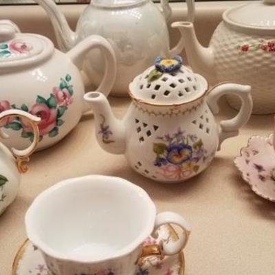 Teapots and Teacups