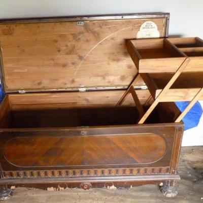 Antique Lane cedar chest, with original trays, som
