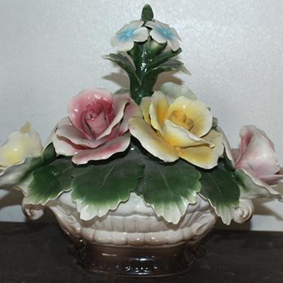 Capodimonte centerpiece
