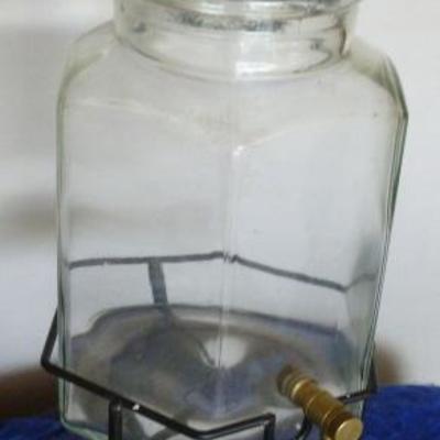 Glass drink dispenser with lid

