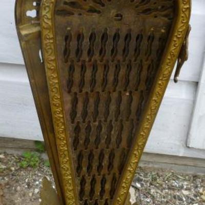 Antique brass fire screen, as is, needs work to st
