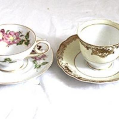Box Lot of 4 Cups and Saucers
