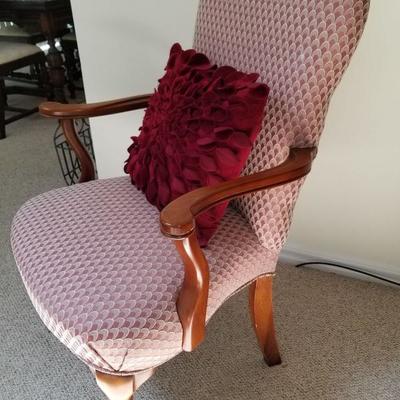 accent chair 