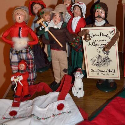 Byer's Choice carolers
