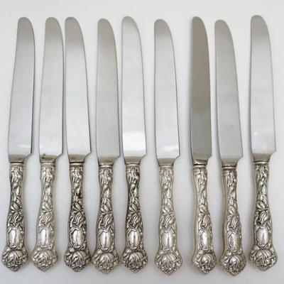 9 American Sterling Silver Dinner Knives in the 1903 Bridal Rose Pattern by Alvin. 2 monogrammed, 7 no monograms. Each measures 9