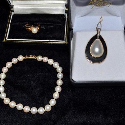 Gold and pearl jewelry