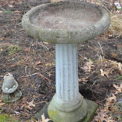 Concrete birdbath