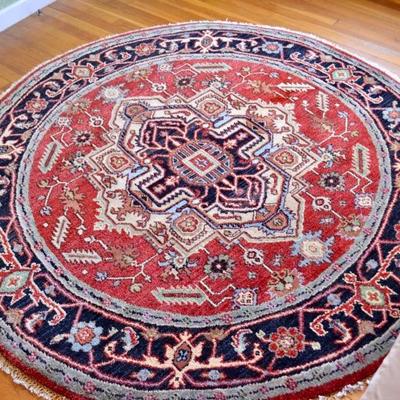 Round rug, approx. 6' wide