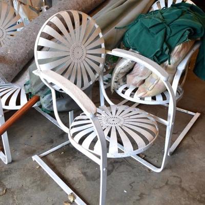 Set of 4 patio chairs