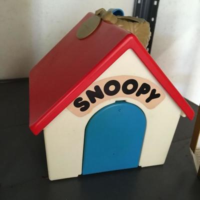 snoopy dog house 