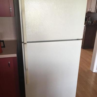 GE refrigerator freezer