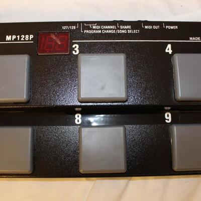 Item #34 Vintage RFX MP128 MIDI Buddy MIDI Controller

Price: $70.00
 
The MIDI Buddy sends standard MIDI program changes to select...