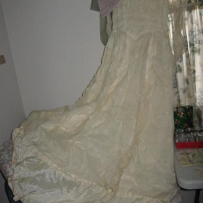 Hand made vintage wedding gown  BUY IT NOW  $ 95.00