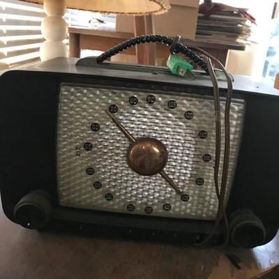 Vintage Zenith radio. Not working 