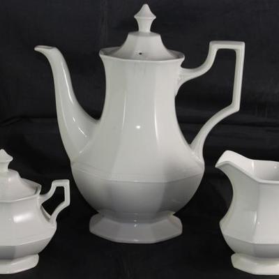 Johnson Bros England "Heritage White" Porcelain Coffee Pot with Creamer & Sugar Bowl w/Lid