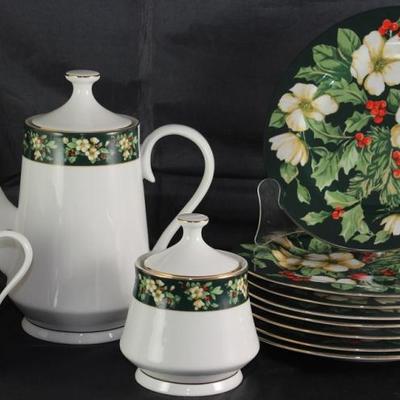 Sakura "Splendor" Green Coffee Pot, Creamer and Sugar Bowl w/Lid and 8 Salad Plates