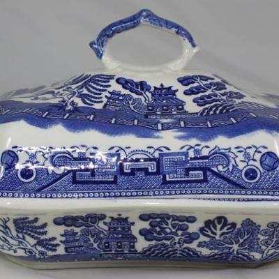 Allerton's England Antique  "Blue Willow" Covered Vegetable