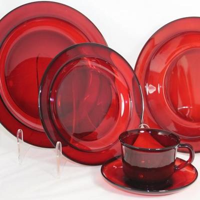 Arcoroc France "Classic Ruby" 5 Piece Place Setting Service of 4 shown with Luminarc Cristal D'Arques "Cavalier...