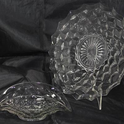 "American" by Fostoria Sandwich Plate shown with a Honeycomb Pattern Small Banana Bowl (7 3/4")