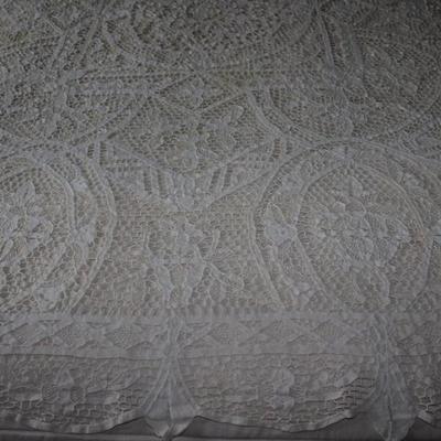 Vintage Lace Tablecloth  (62" x 94")