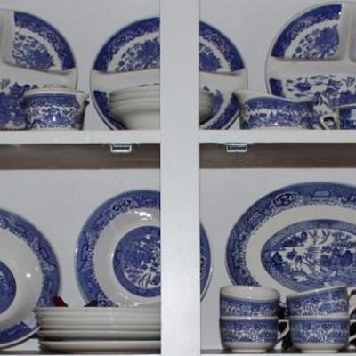 Royal China & Made in USA "Blue Willow" Dinnerware: Dinner Plates (7), Luncheon Plates (6), Grill Plates (3), several style...