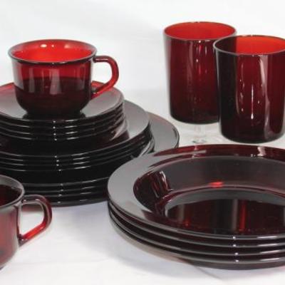 Arcoroc France "Classic Ruby" 5 Piece Place Setting Service of 4: Dinner Plates, Salad Plates, Rimmed Soup and Cups & Saucers
