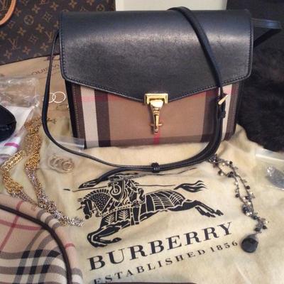 Burberry - Authentic