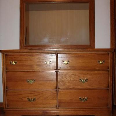 6-Drawer Oak Dresser with Mirror