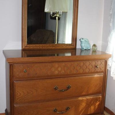 Bassett Mid-Century 3-Drawer Oak Dresser with Mirror