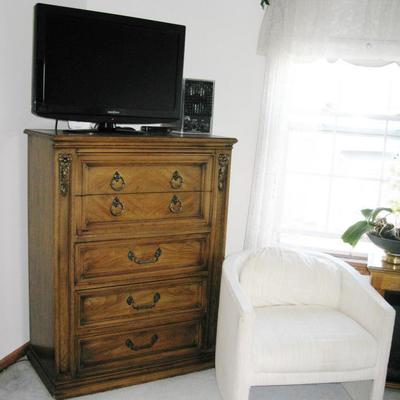Tall chest of drawers   BUY IT NOW  $ 125.00