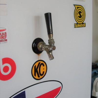 CLOSE UP OF THE BEER TAP