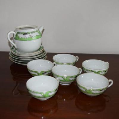 Teapot, Cups & Saucers