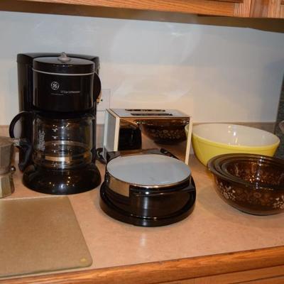 Small Kitchen Appliances & Bowls