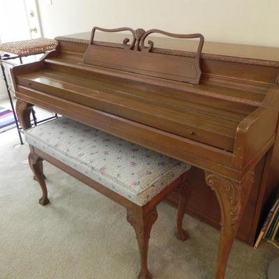 Gulbransen Vintage Piano Excellent condition ! $375.00  