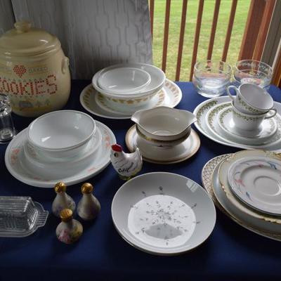 Assorted Corelle Dishes 