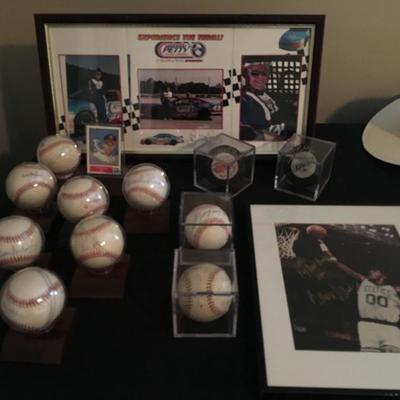 Autographed Sports Memorabilia 