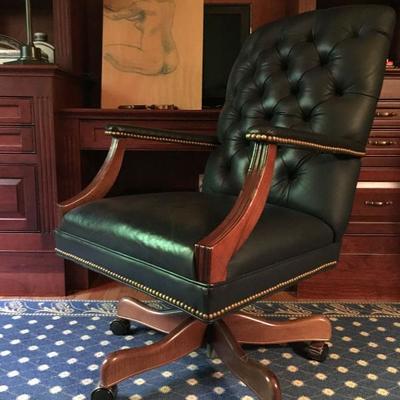 Tufted Back Leather Office Chair with Nail Head Detail 