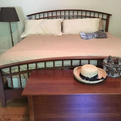 King Size Slat Bed, Cedar Chest
