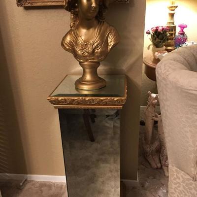bust and mirror pedestal 