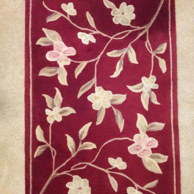 Matching 2x3 rug, also in great shape.