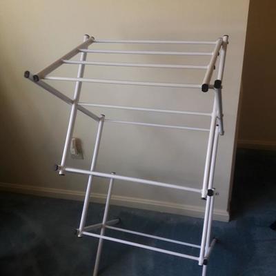 Clothes rack 